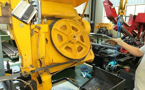 如何解决翠屏卧式金属带锯床切削时出现的断带现象？