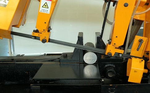 翠屏数控带锯床自动送料精度会出现偏差吗？